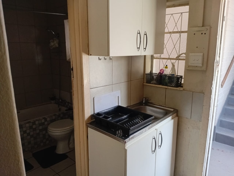 To Let 1 Bedroom Property for Rent in Quigney Eastern Cape